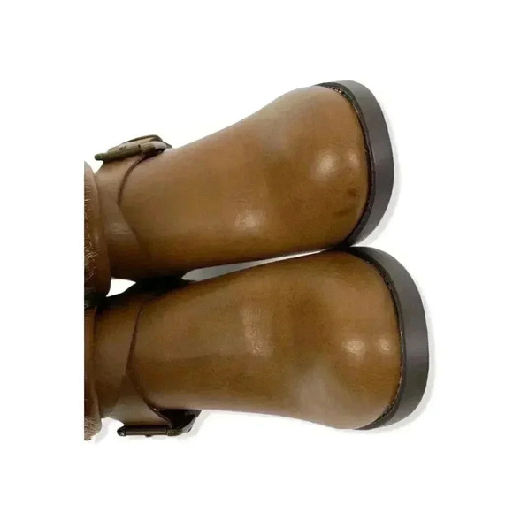 Justfab
fur trim heeled Taupe booties - Picture 3 of 8